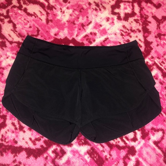 Lulu Speed Up Short 2.5” size 6 - Picture 4 of 6
